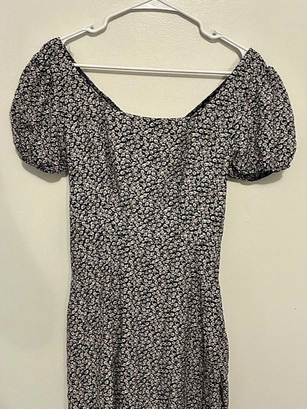 Lily Rose Ditsy Floral Cutout Mini Dress with Puff Sleeves